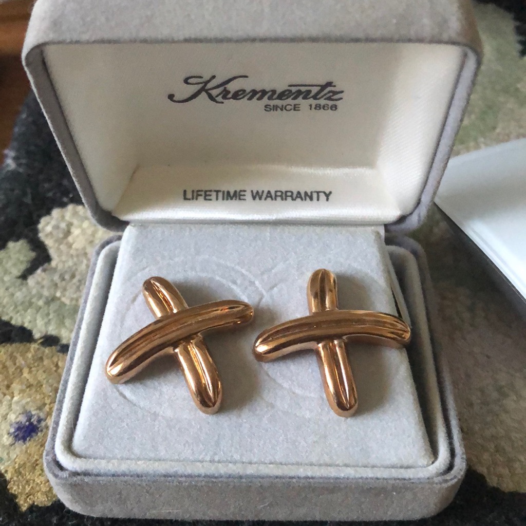 Rose Goldtone Pierced Earrings New Old Stock 45$